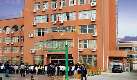 廈門康橋外國語<a href=http://www.umugo.com/xiaoxue/ target=_blank class=infotextkey>小學(xué)</a>怎么樣？廈門康橋外國語小學(xué)<a href=http://www.umugo.com/chuzhong/ target=_blank class=infotextkey>初中</a>派位哪些學(xué)校？